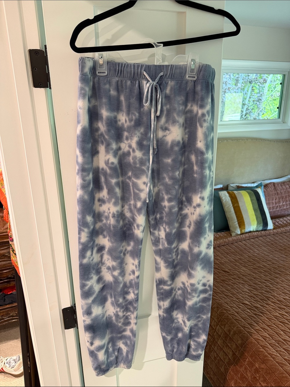 Lulu's Blue & White Tie-Dye Lounge Joggers